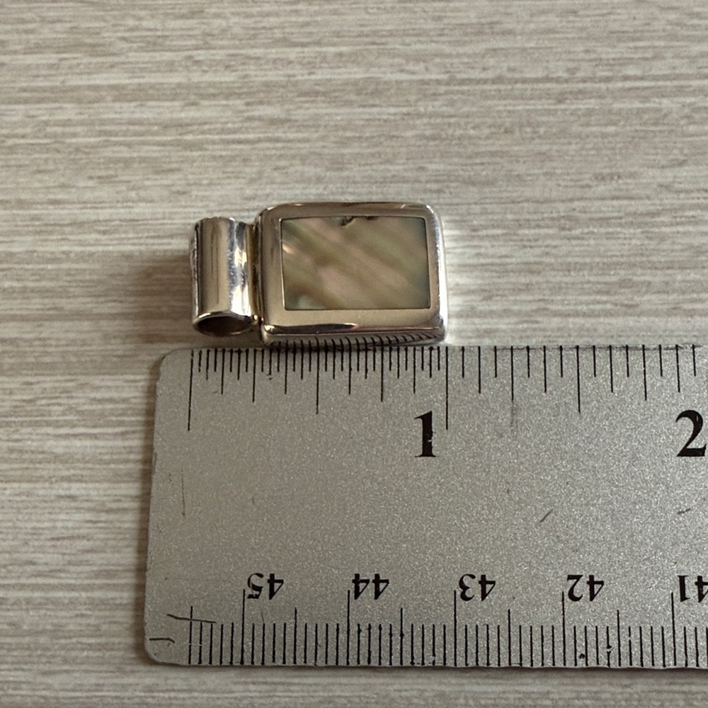 Silver and Mother of Pearl Pendant - Picture 3 of 5